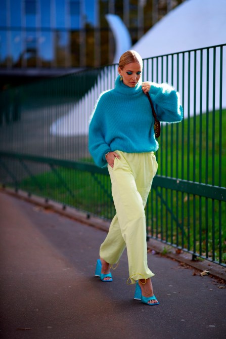 STYLECASTER | How To Style Oversized Sweater