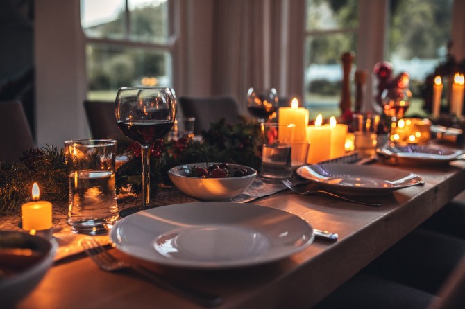 STYLECASTER | How To Host A Dinner Party