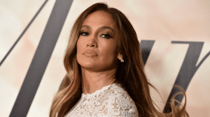 STYLECASTER | Jennifer Lopez Summer Style