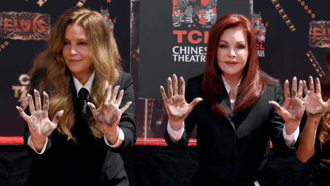 Lisa Marie Presley, Priscilla Presley