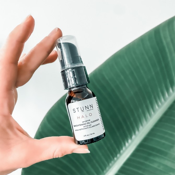 Stunn Halo Brightening Oil Cleanser Mini
