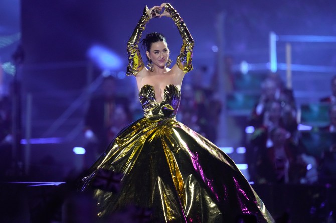 katy perry at the coronation
