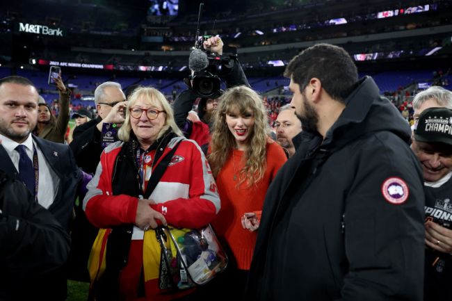 Taylor Swift and Donna Kelce at the AFC Championships