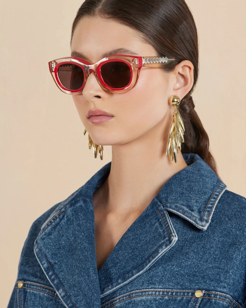 Glasses Trends 2024: Red Frames, Bayonetta Glasses, & 7 Other Styles