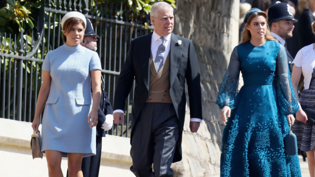 How Princesses Eugenie & Beatrice Respond To ‘Train Wreck’ Prince Andrew Interview Depicted In Scoop