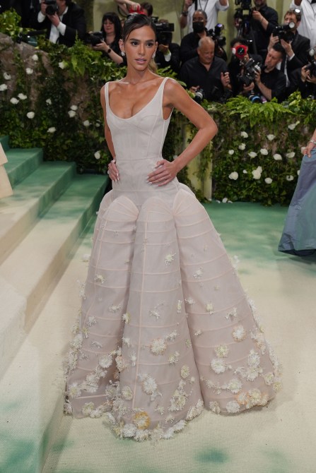 Bruna Marquezine at arrivals for The 2024 Costume Institute Exhibition Sleeping Beauties: Reawakening Fashion Met Gala - Part 1, The Metropolitan Museum of Art, New York, NY, May 06, 2024.