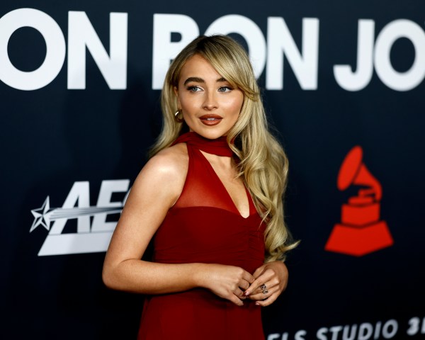 Sabrina Carpenter Makeup 2025: The 18 Products She Uses