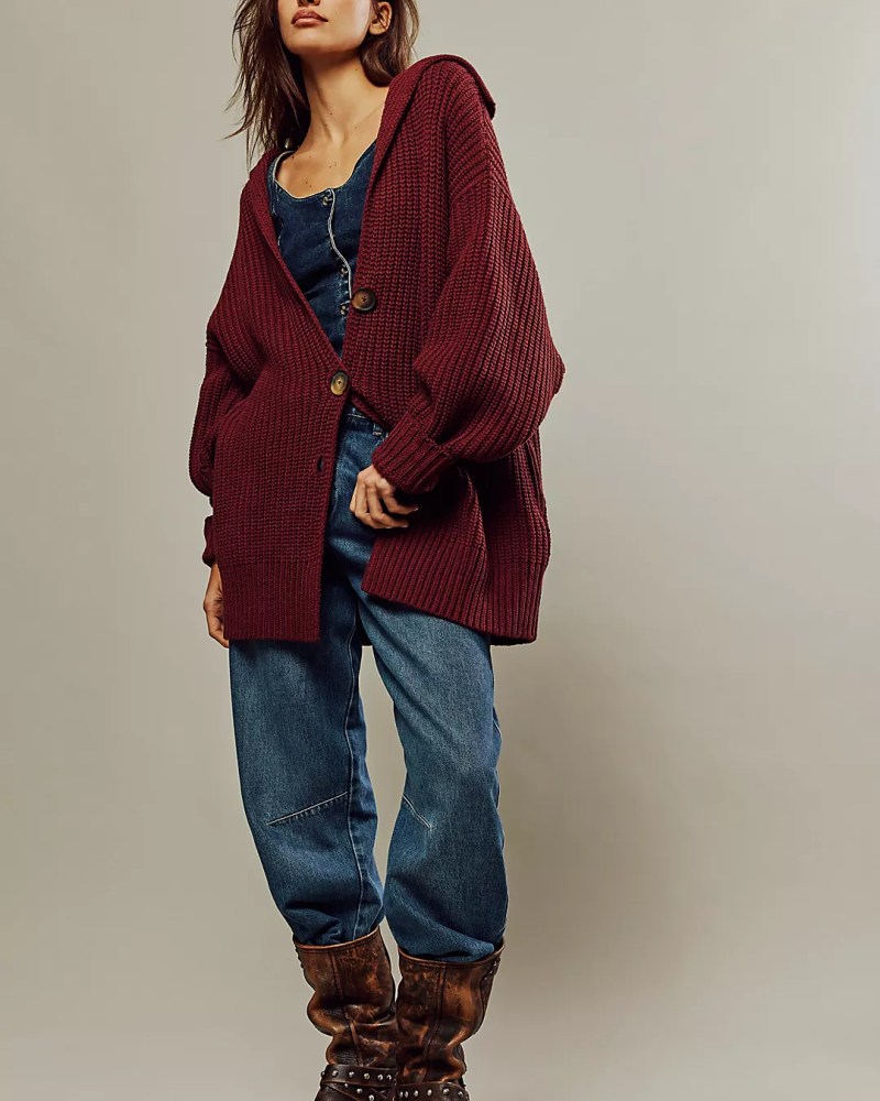 Sweater Trends 2024: Messy Knits, Sweater Paws, & More