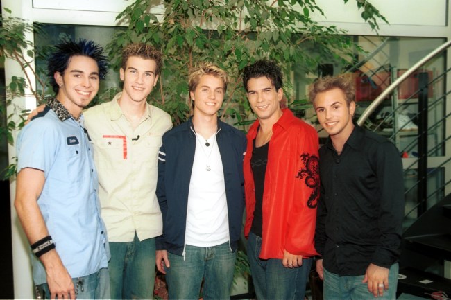 Michael Johnson, Ben Bledsoe, Josh Horn, Marc Terenzi, Patrick King jr., (v.l.n.r.), Musikgruppe: "Natural", 04.06.2002, TV-Sender: "VIVA-Interaktiv", Köln, Sänger, Musikgruppe, Promis, Prominente, Prominenter,