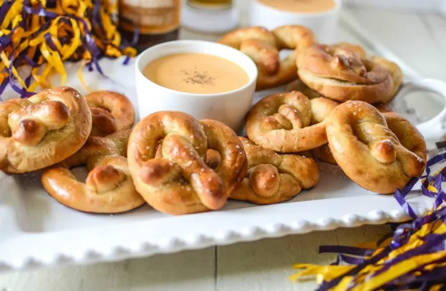 A plate of pretzels