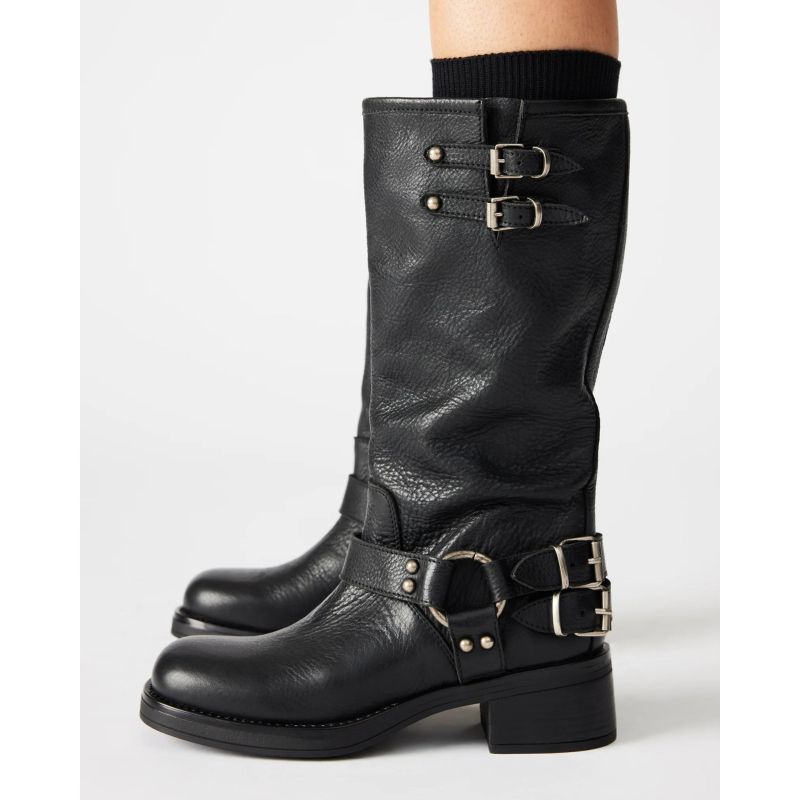 What to Wear to Glastonbury 2025, According to Stylists