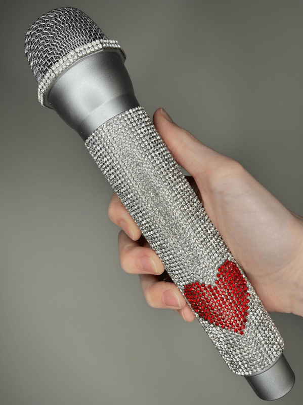 10 Sabrina Carpenter Halloween Costume Ideas for 2025