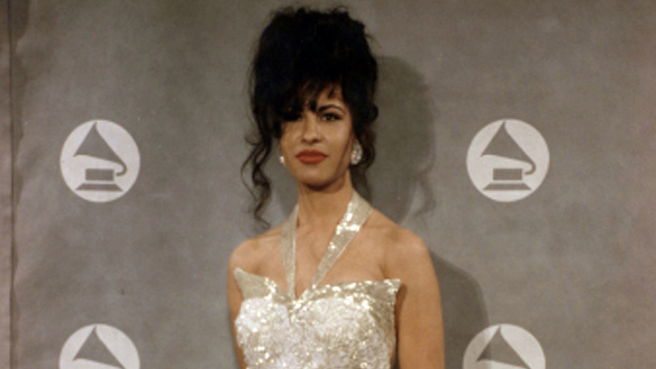 Portrait of American singer Selena (born Selena Quintanilla-Perez, 1971 - 1995) at the 36th Annual Grammy Awards at Radio City Music Hall, New York, New York, March 1, 1994.